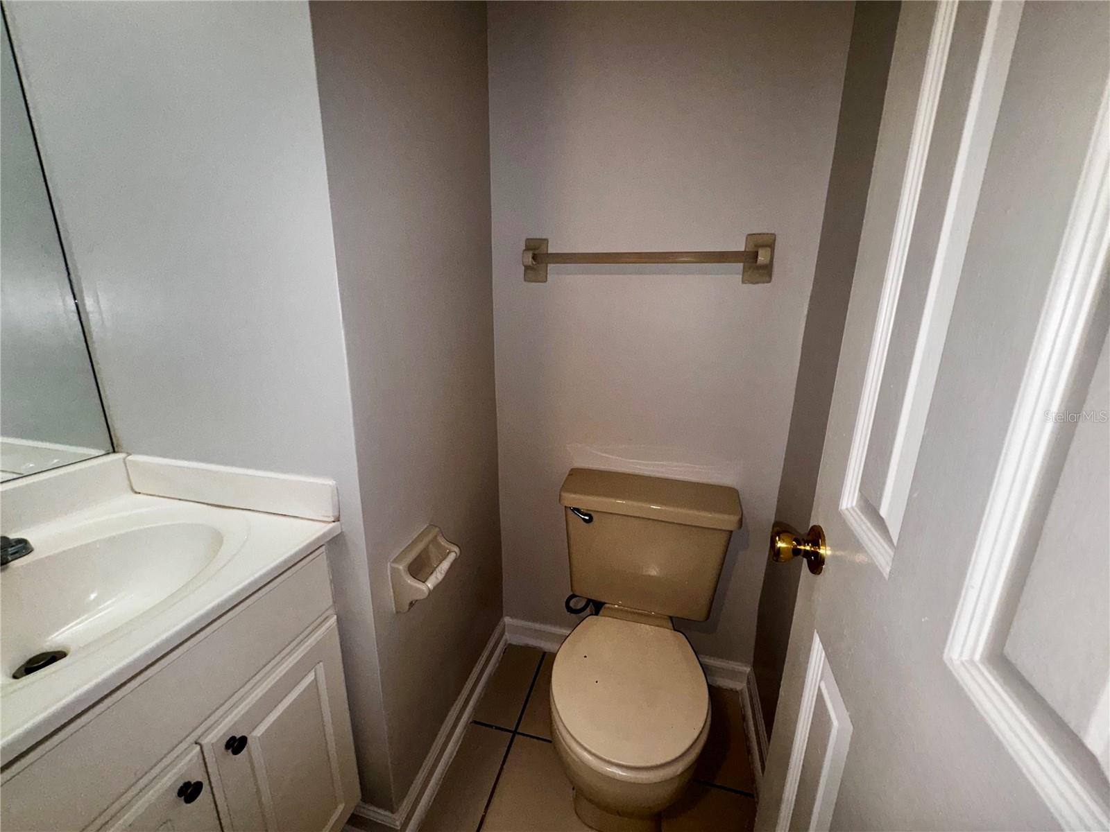 HIDDEN OAKS CONDO PH 01 - Residential Lease