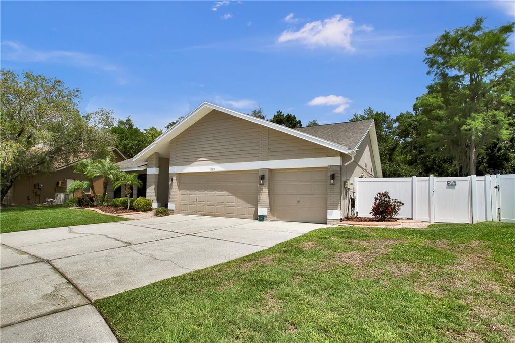 Photo of 12219 Steppingstone Boulevard, Tampa, FL 33635 (MLS # TB8393386)