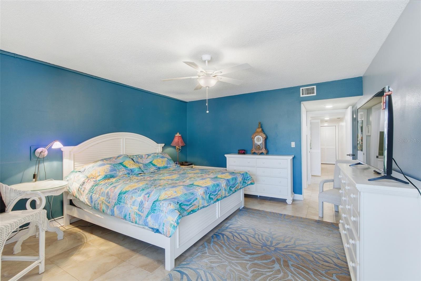 MARINA SOUTH SHORE CONDO - Residential