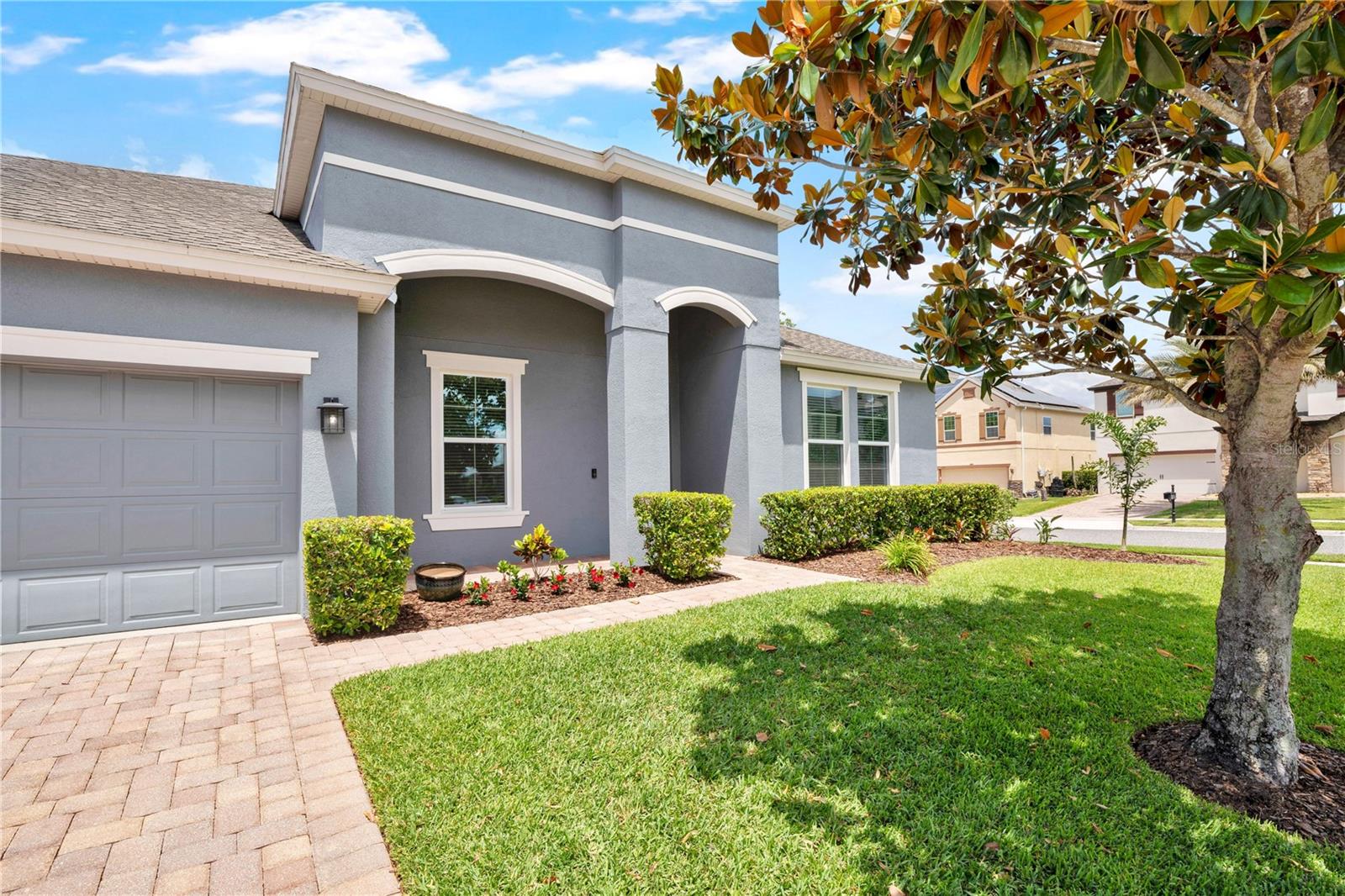 JOHNS LAKE POINTE - Residential