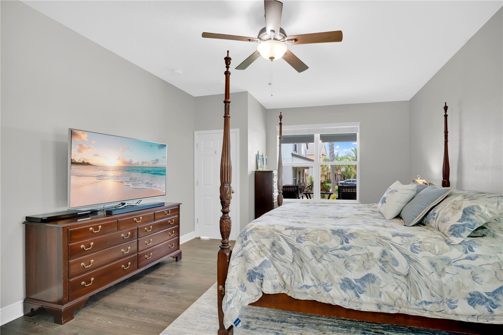 JOHNS LAKE POINTE - Residential