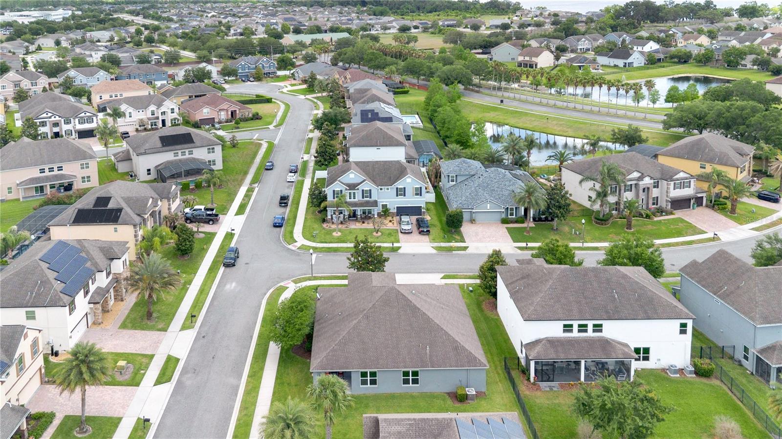 JOHNS LAKE POINTE - Residential