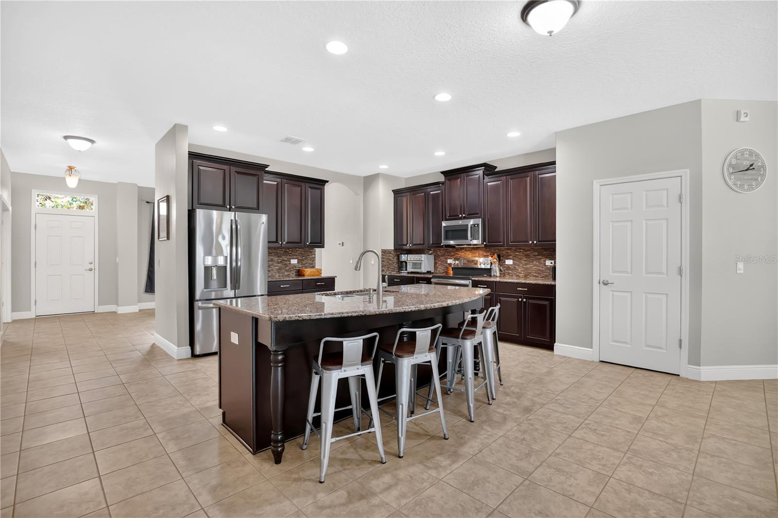 JOHNS LAKE POINTE - Residential