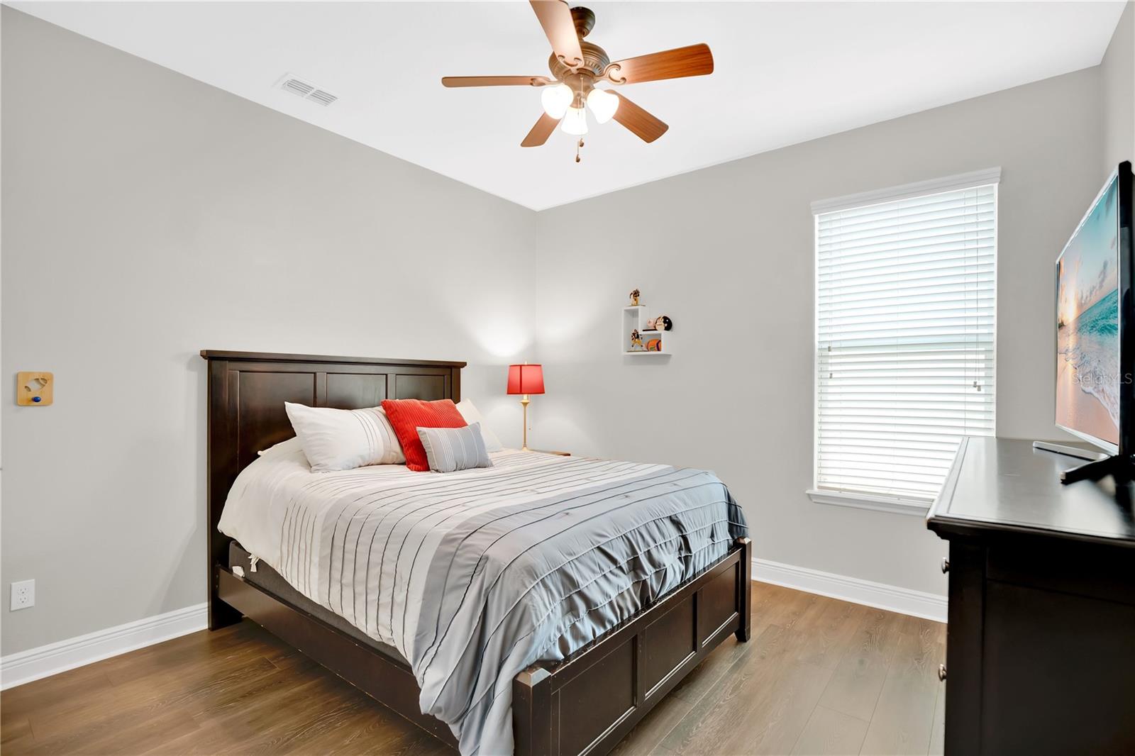 JOHNS LAKE POINTE - Residential