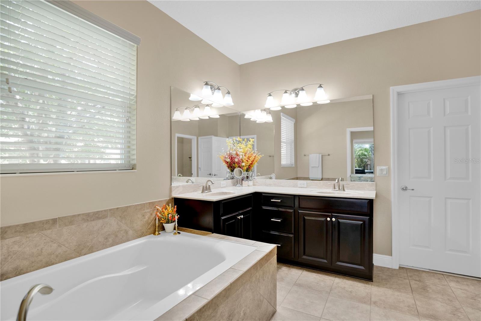 JOHNS LAKE POINTE - Residential