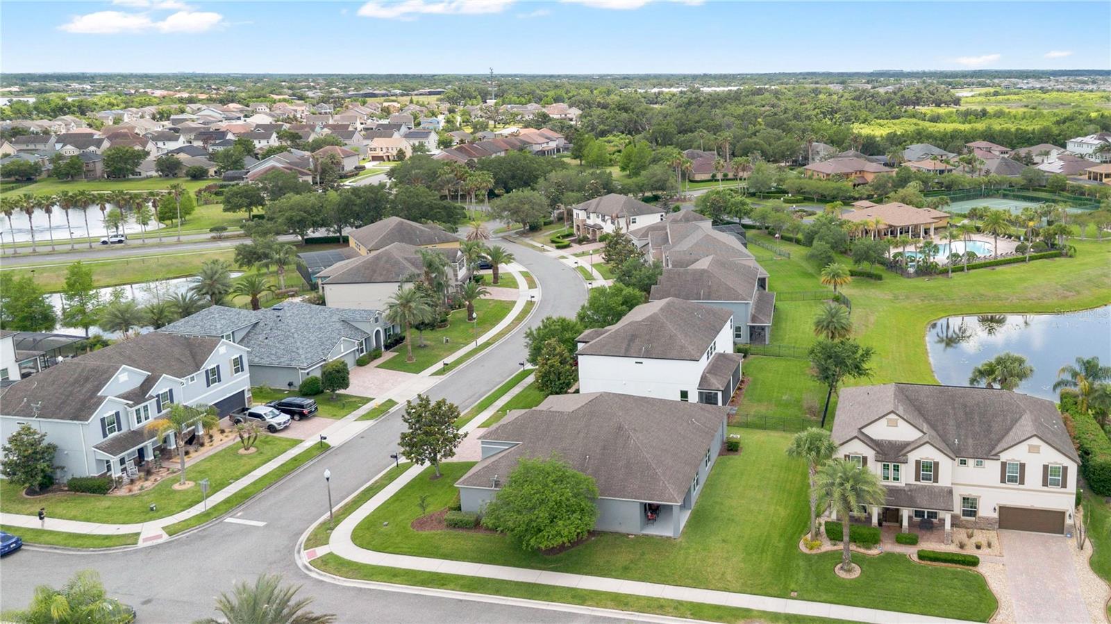 JOHNS LAKE POINTE - Residential