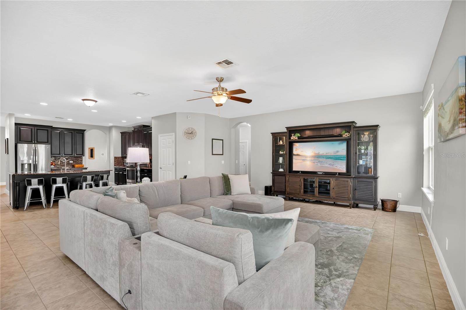 JOHNS LAKE POINTE - Residential