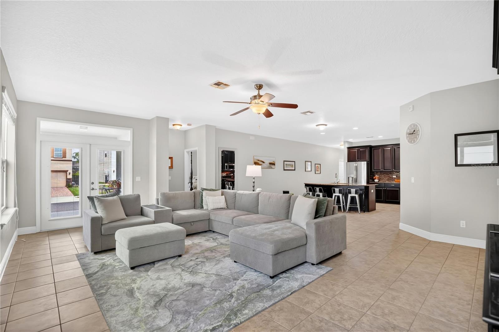 JOHNS LAKE POINTE - Residential