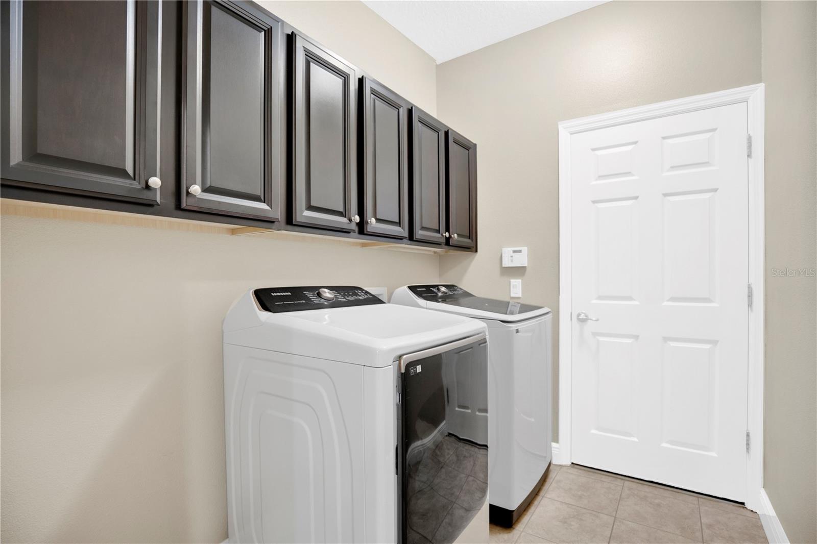 JOHNS LAKE POINTE - Residential