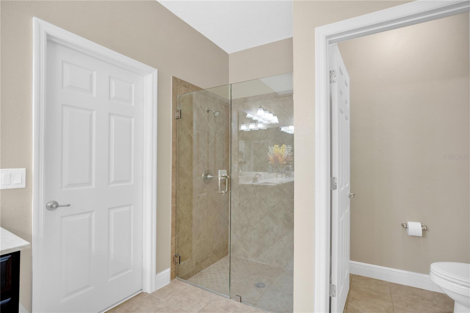 JOHNS LAKE POINTE - Residential