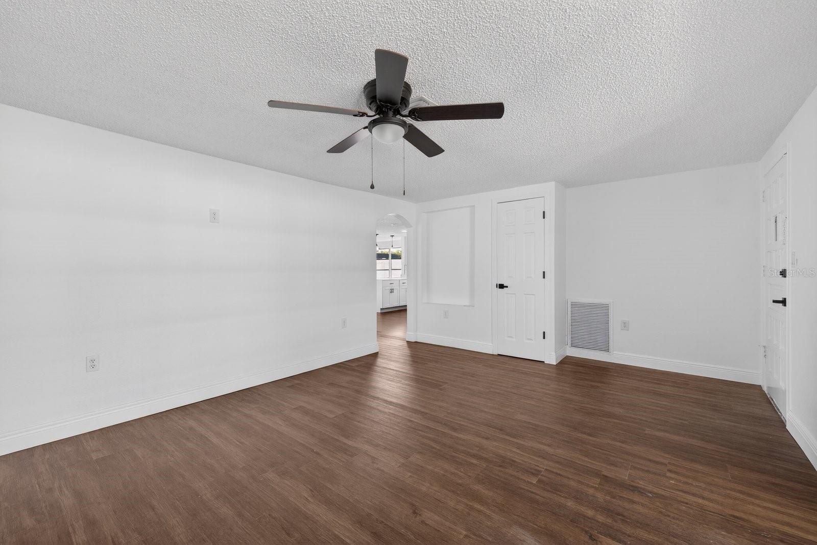 REGENCY PARK - Residential