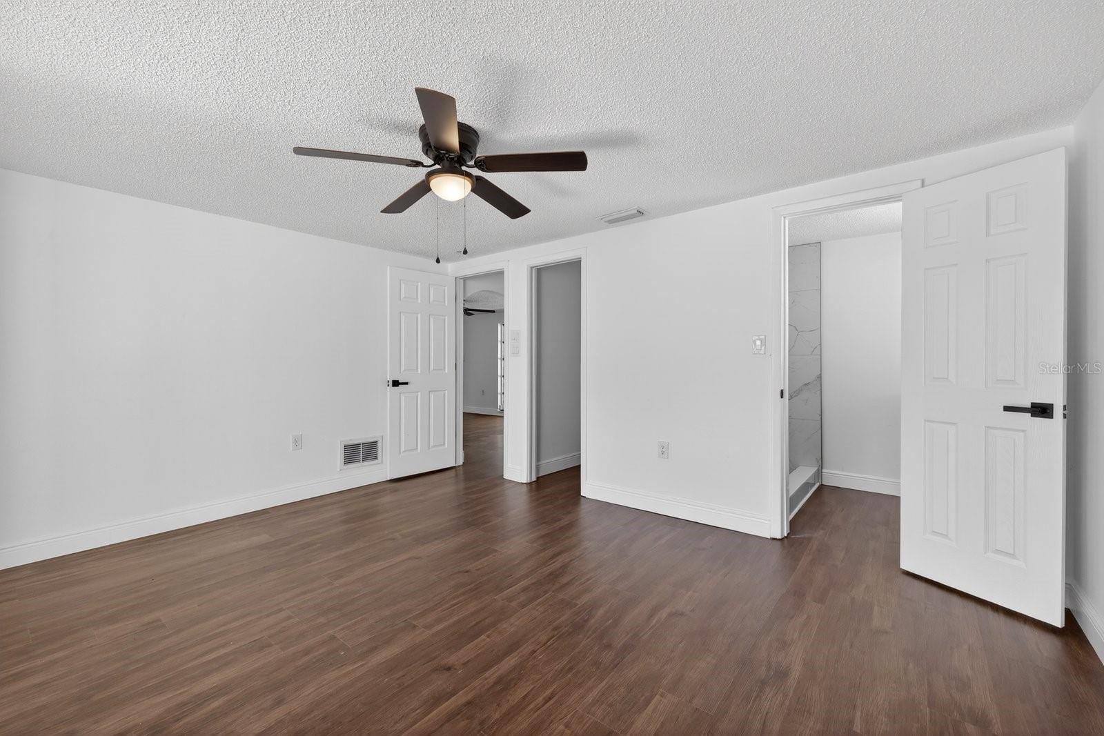 REGENCY PARK - Residential