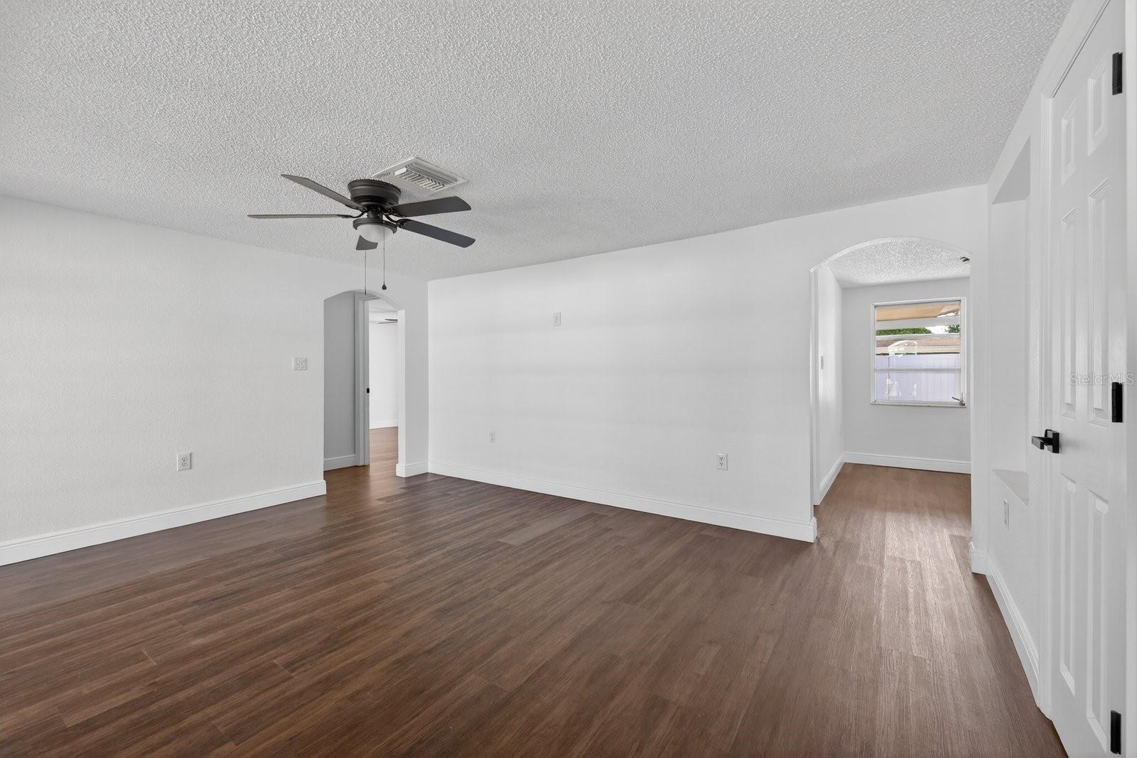 REGENCY PARK - Residential