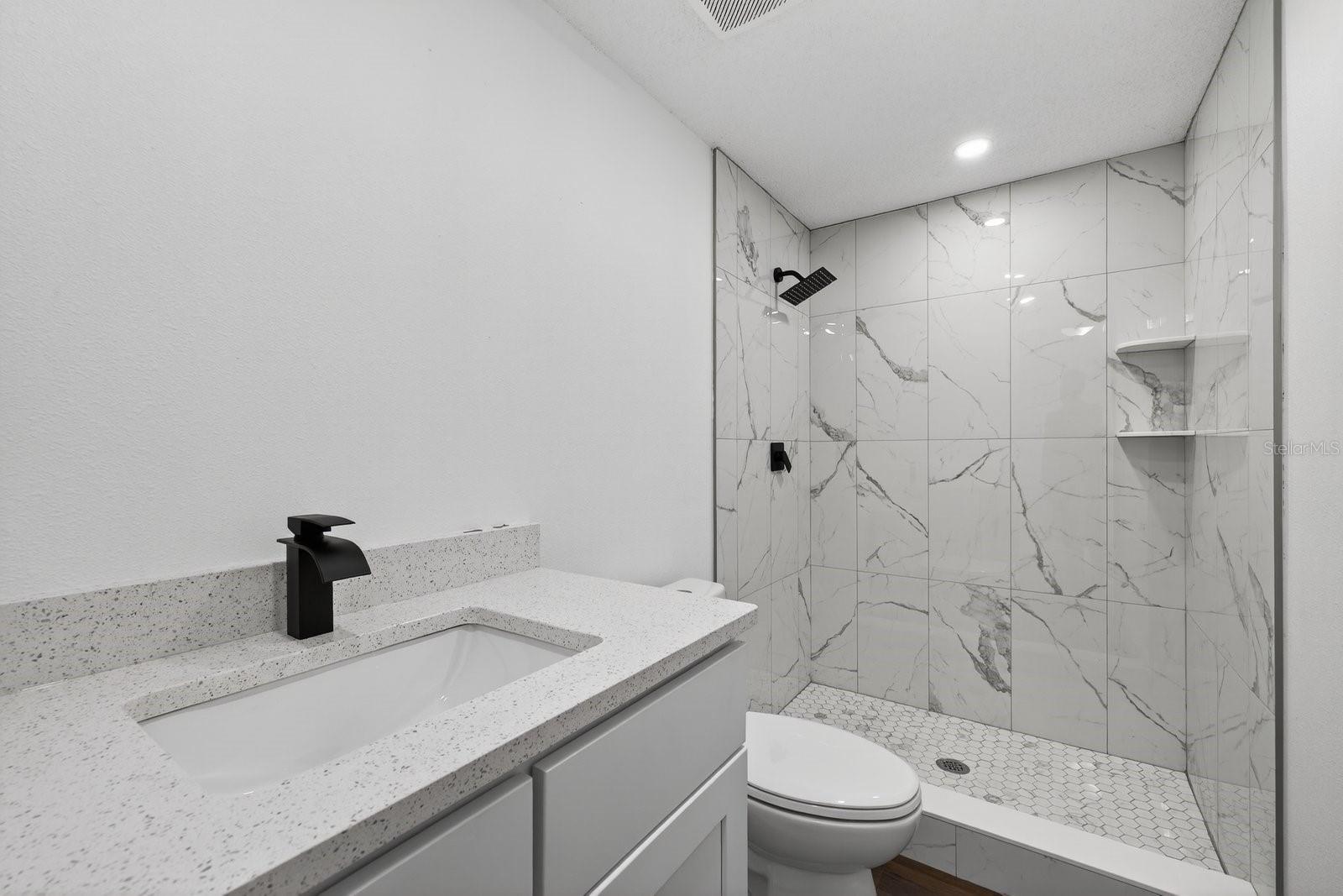 REGENCY PARK - Residential