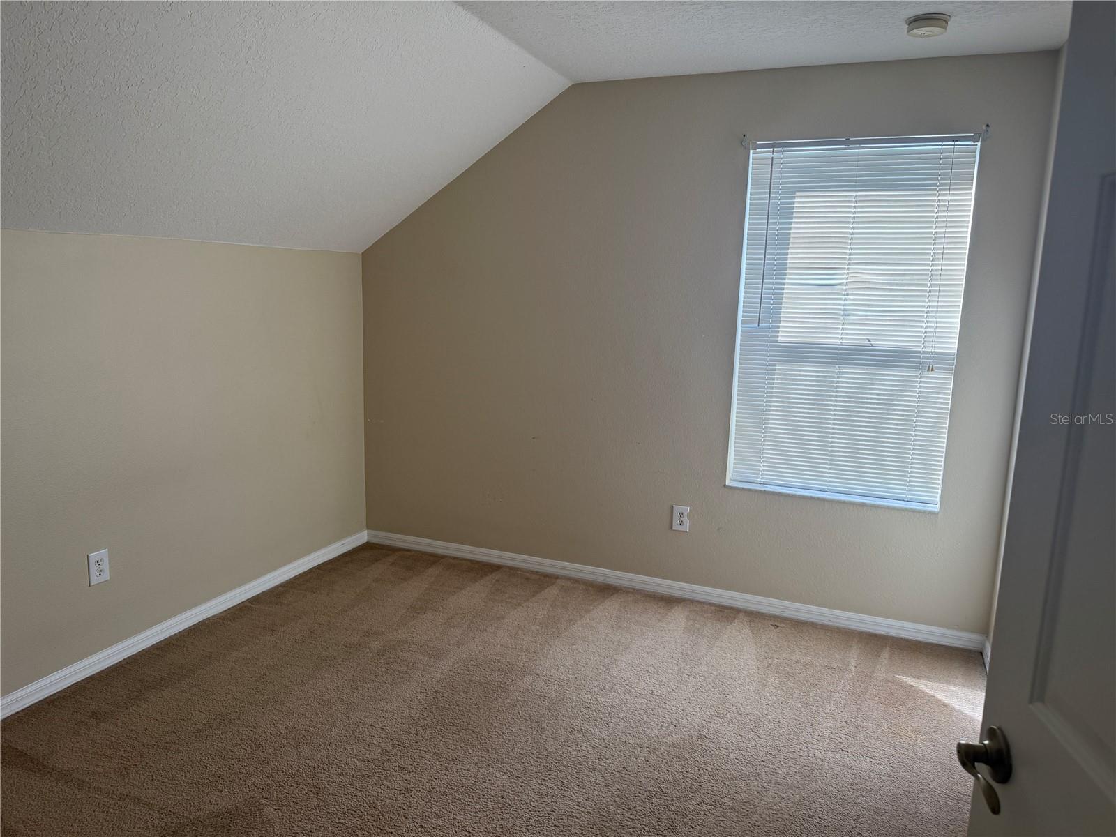 FISHHAWK RANCH PH 2 PARCEL DD-1B/DD-2/EE-2 - Residential Lease