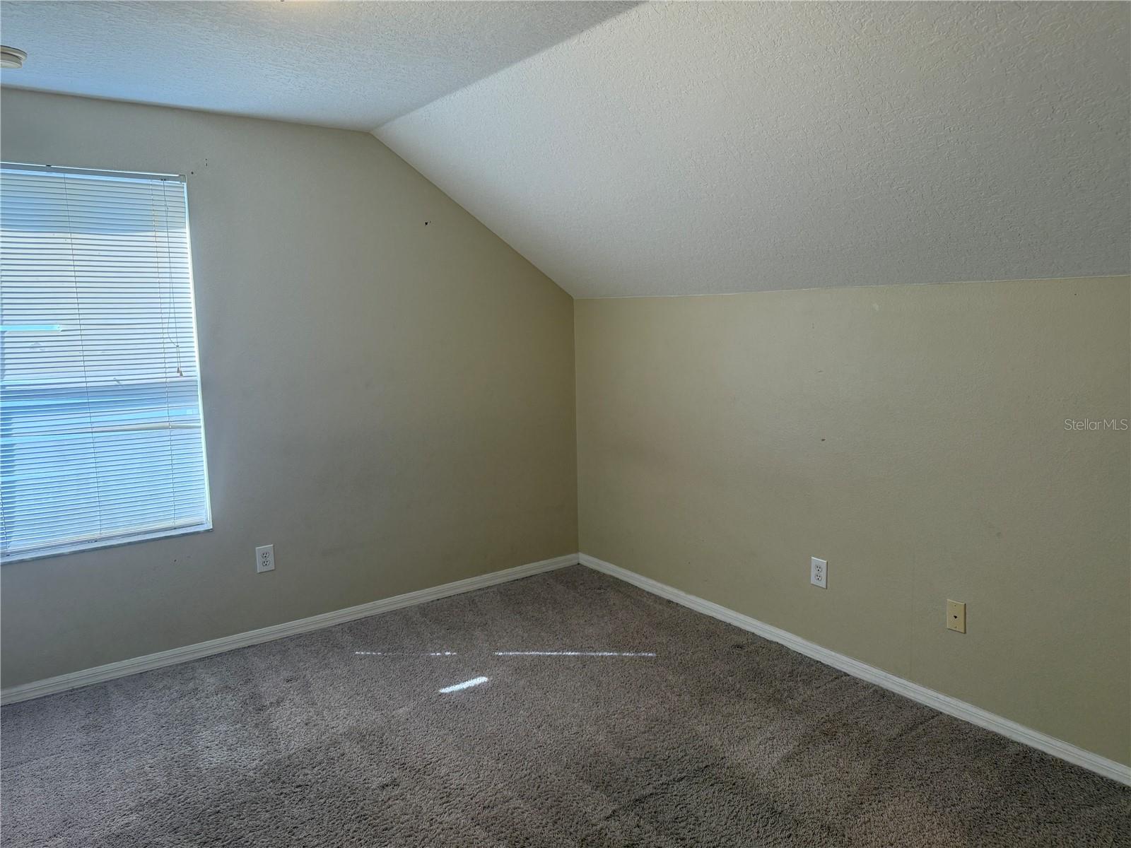 FISHHAWK RANCH PH 2 PARCEL DD-1B/DD-2/EE-2 - Residential Lease