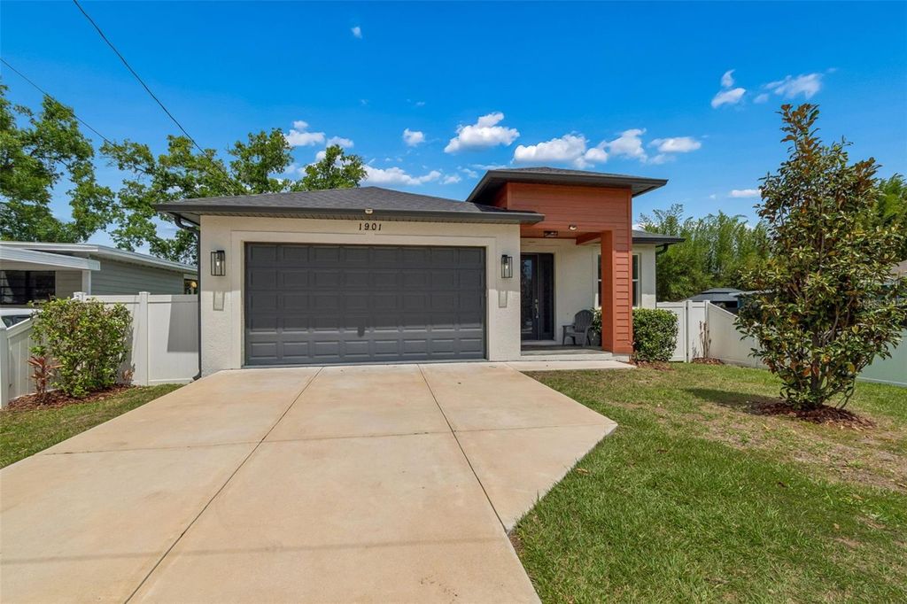 Photo of 1901 W Cluster Avenue, Tampa, FL 33604 (MLS # TB8488011)