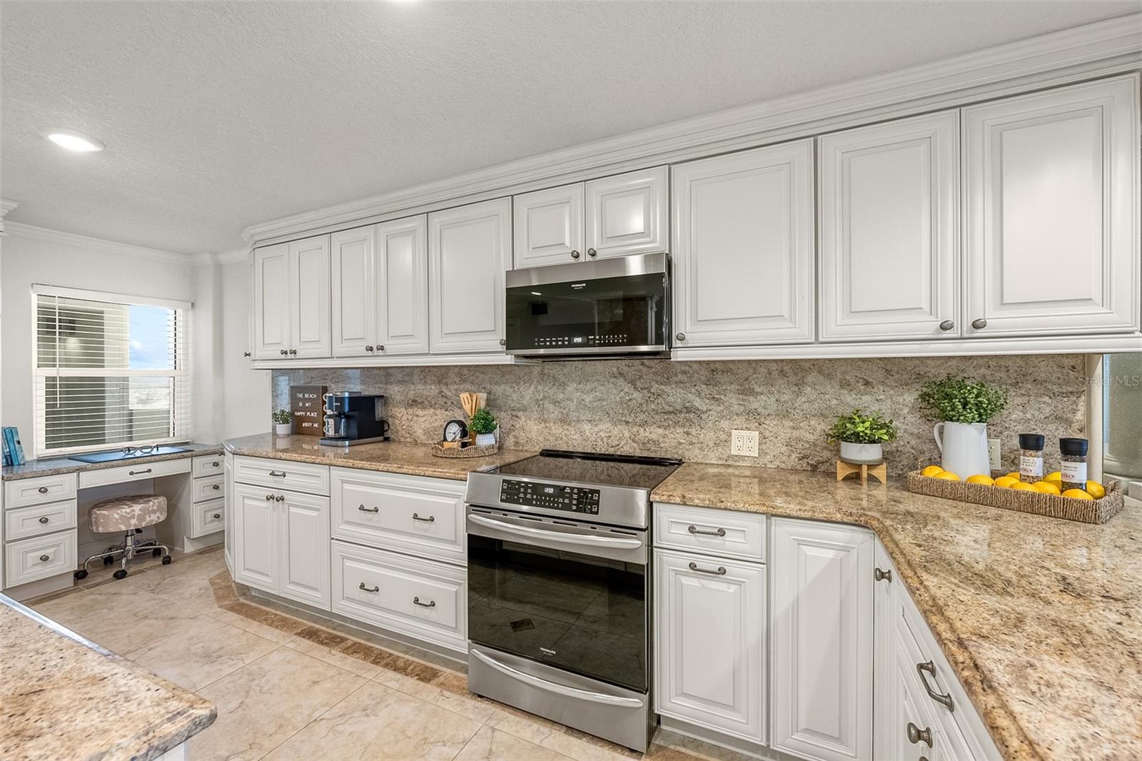 WHISPERING SANDS SEC 6 - Residential