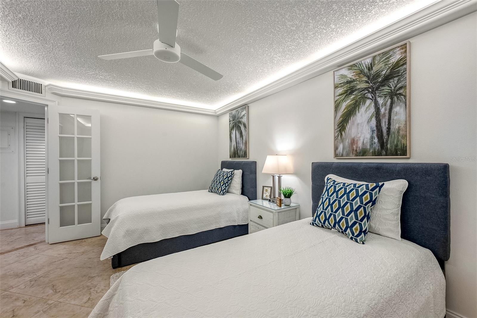 WHISPERING SANDS SEC 6 - Residential