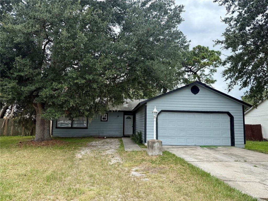 Photo of 316 Summerset Drive, Apopka, FL 32712 (MLS # O6441773)