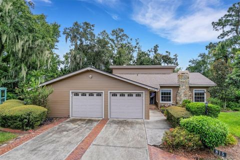 A home in LAKELAND