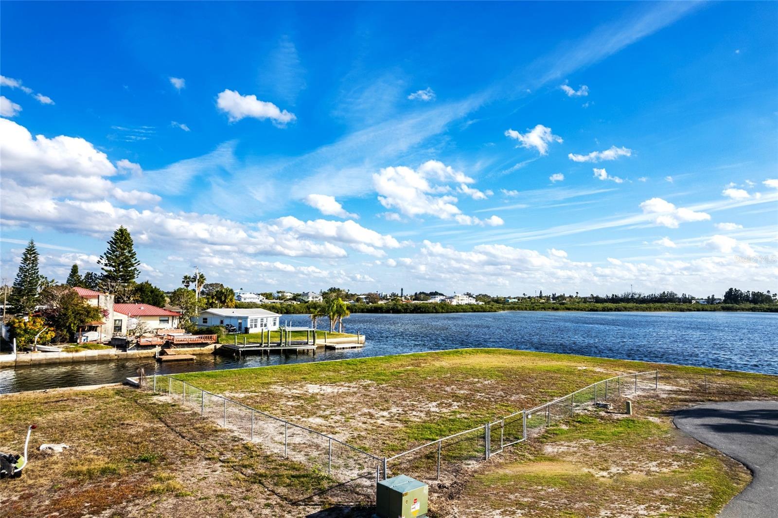 JENNITA POINT - Land