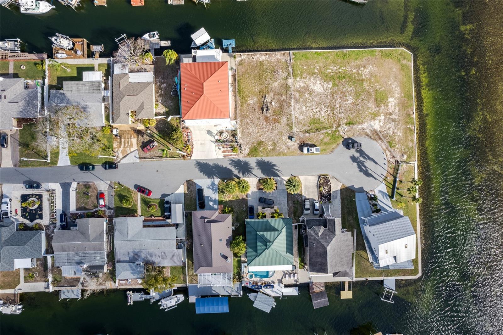 JENNITA POINT - Land