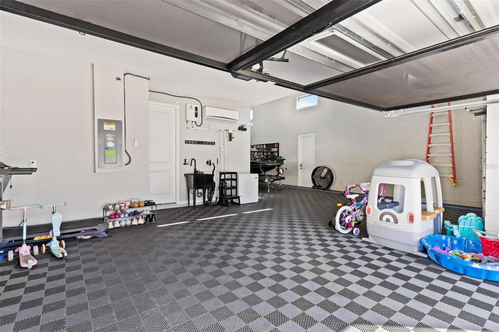 SEASONS/PK HILL - Residential