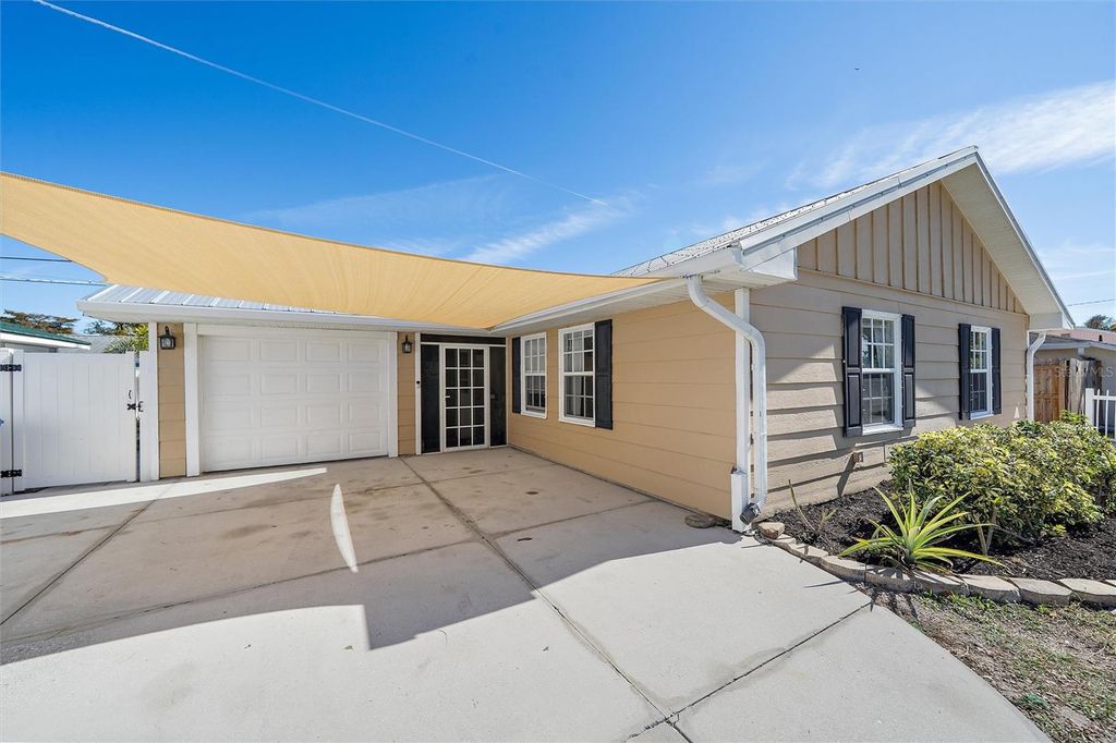 Photo of 1056 Hope Street, Venice, FL 34285 (MLS # N6142675)