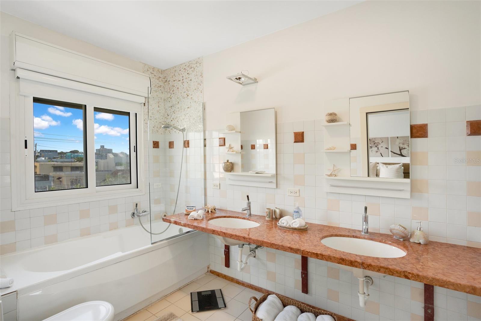 OCEAN PARK - Residential