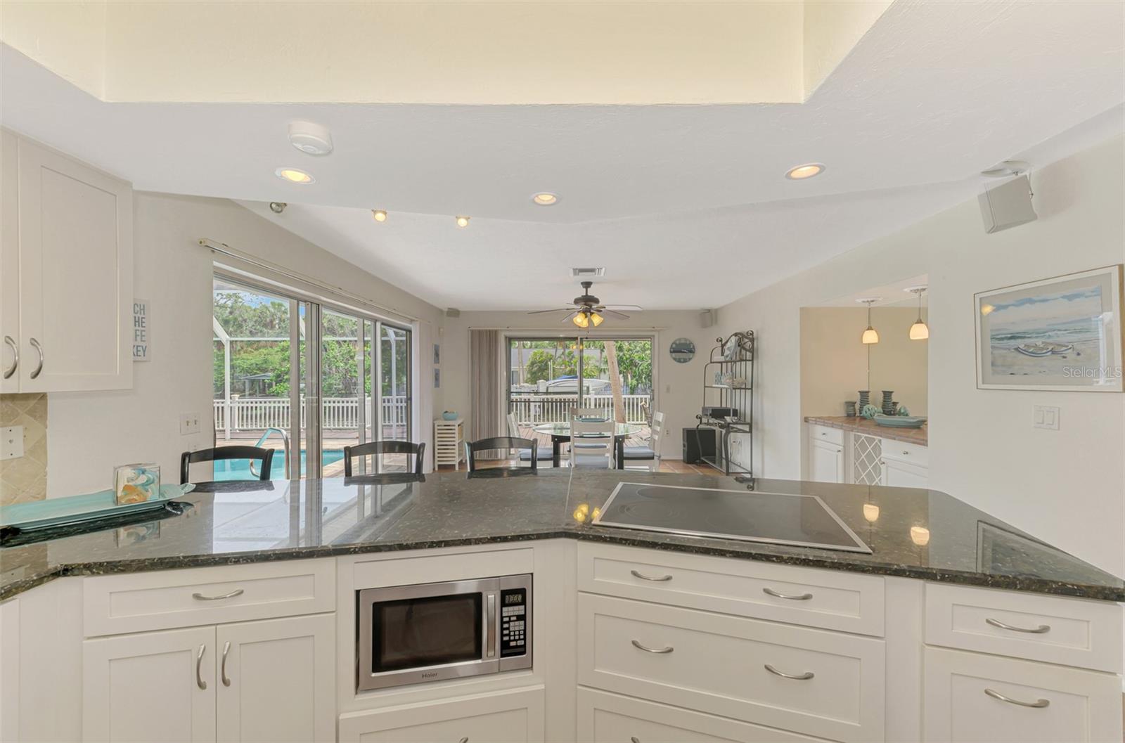 SIESTA BEACH - Residential Lease