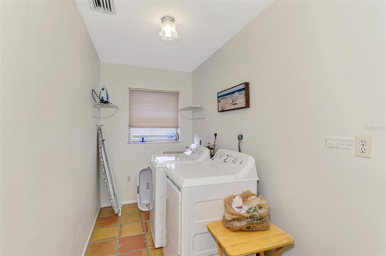 SIESTA BEACH - Residential Lease