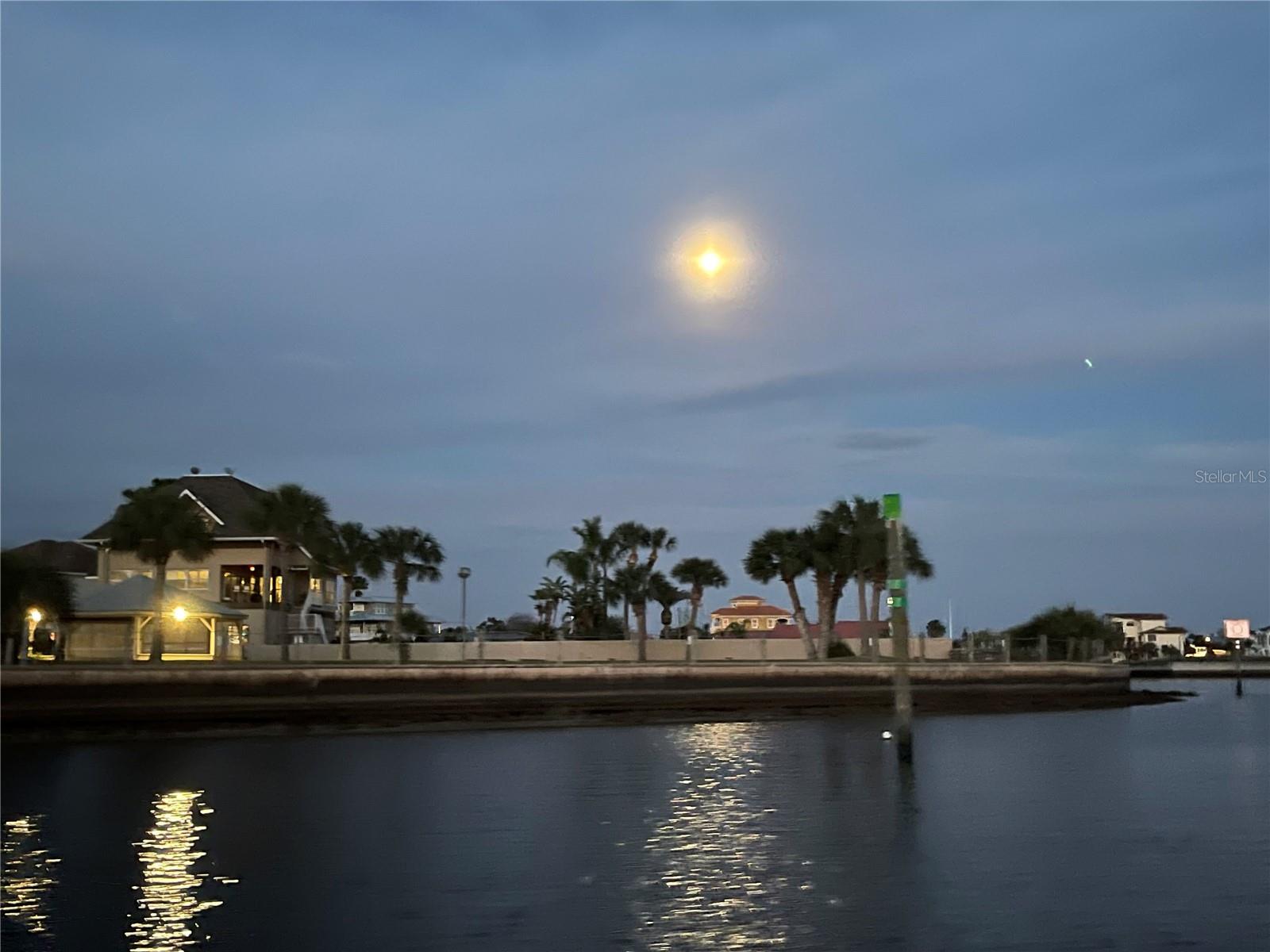 GULF COAST RET UNIT 6 - Land