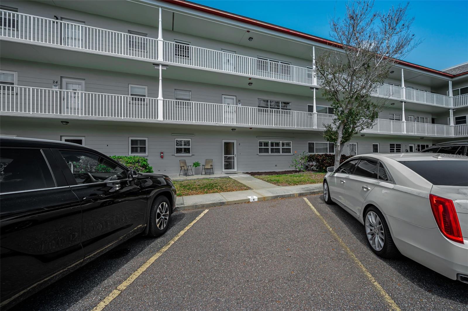 ON TOP OF THE WORLD - Residential