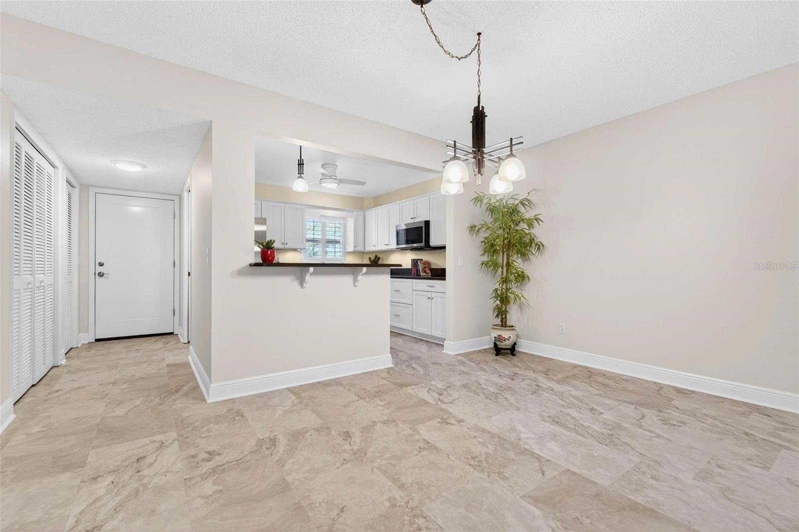 ON TOP OF THE WORLD - Residential