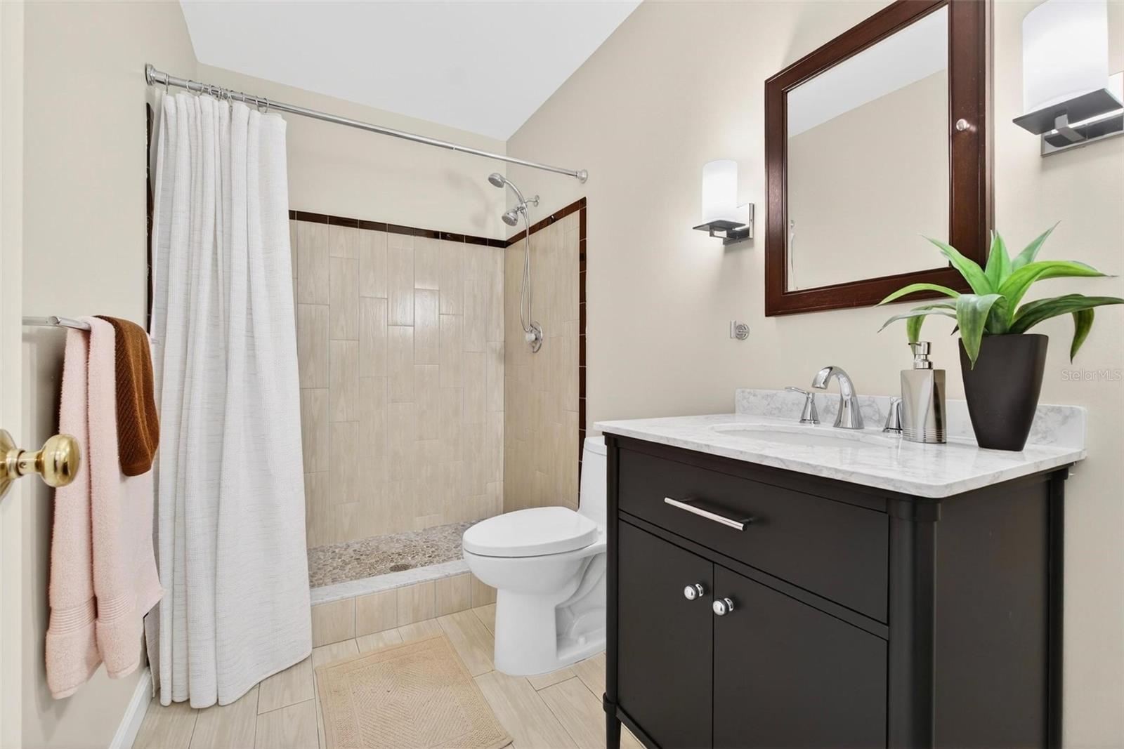 ON TOP OF THE WORLD - Residential