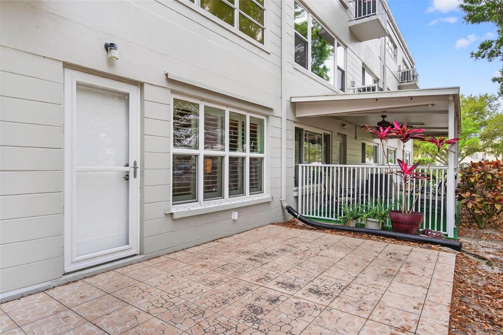 ON TOP OF THE WORLD - Residential