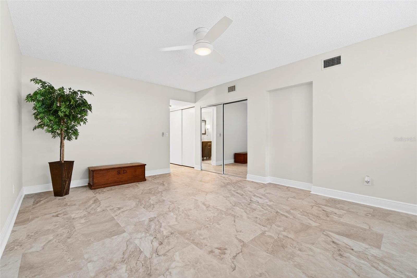 ON TOP OF THE WORLD - Residential