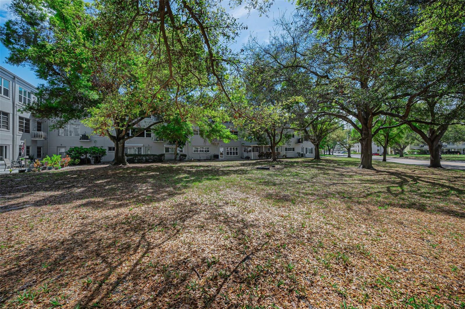 ON TOP OF THE WORLD - Residential