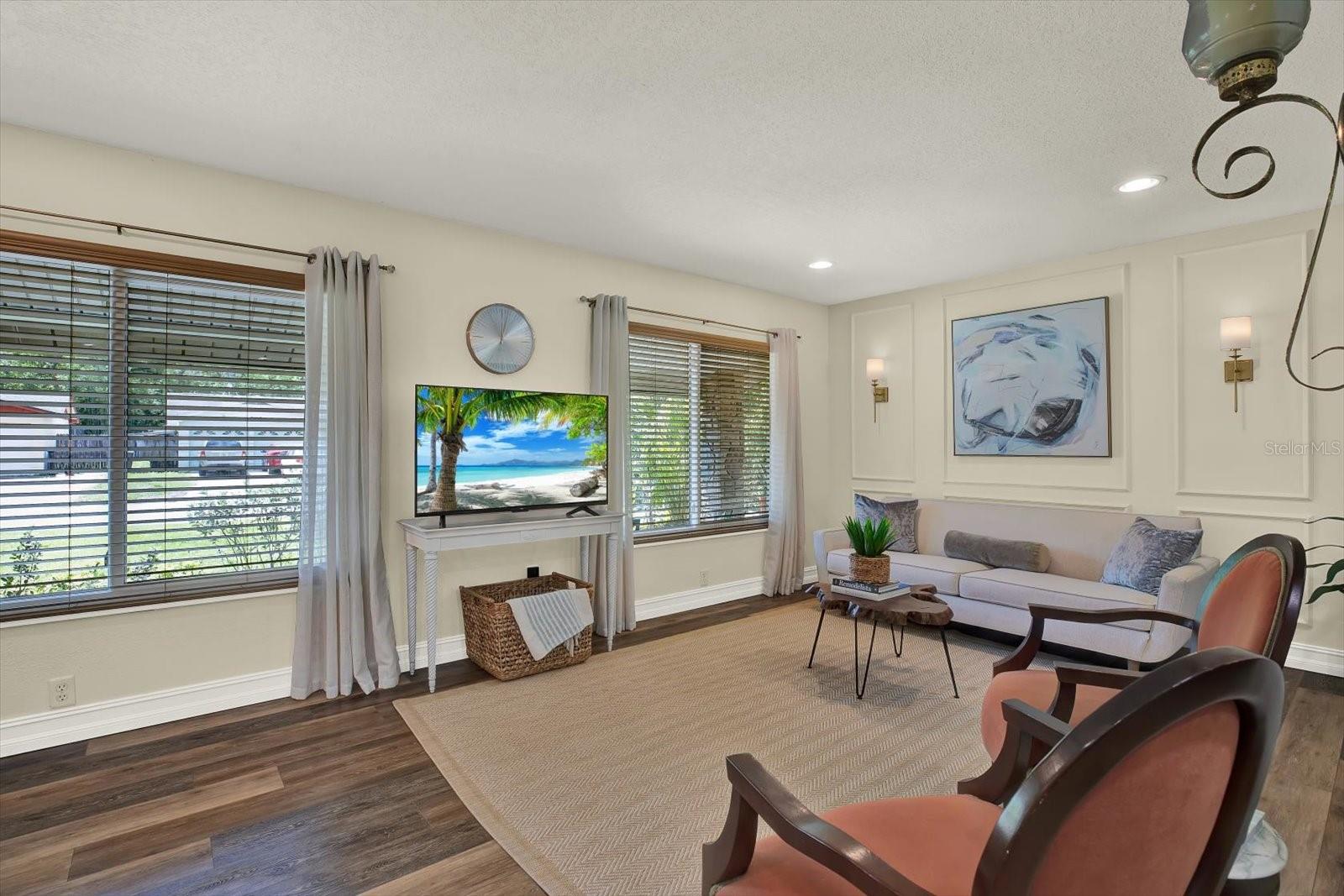 SHULTS & WALKER MANOR - Residential