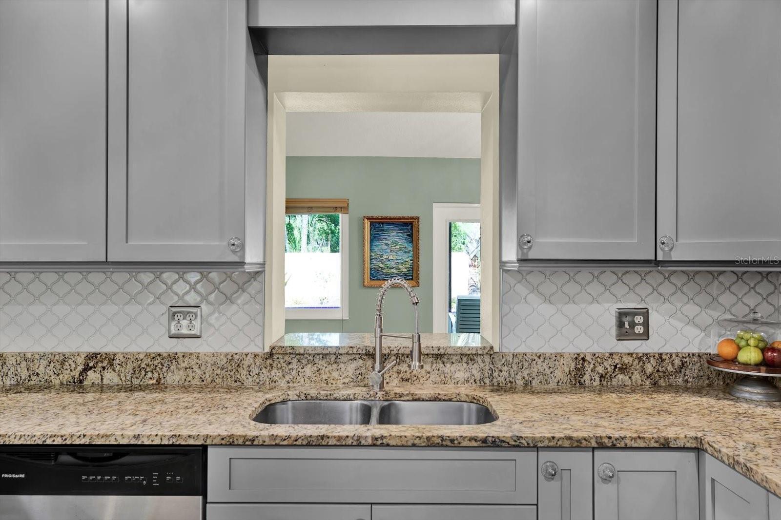 SHULTS & WALKER MANOR - Residential