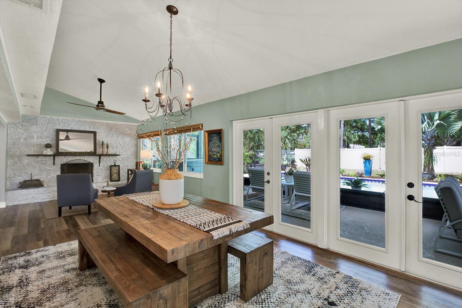 SHULTS & WALKER MANOR - Residential