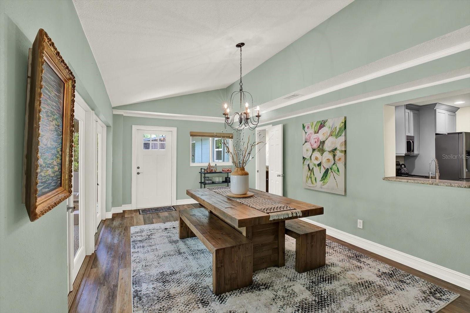 SHULTS & WALKER MANOR - Residential