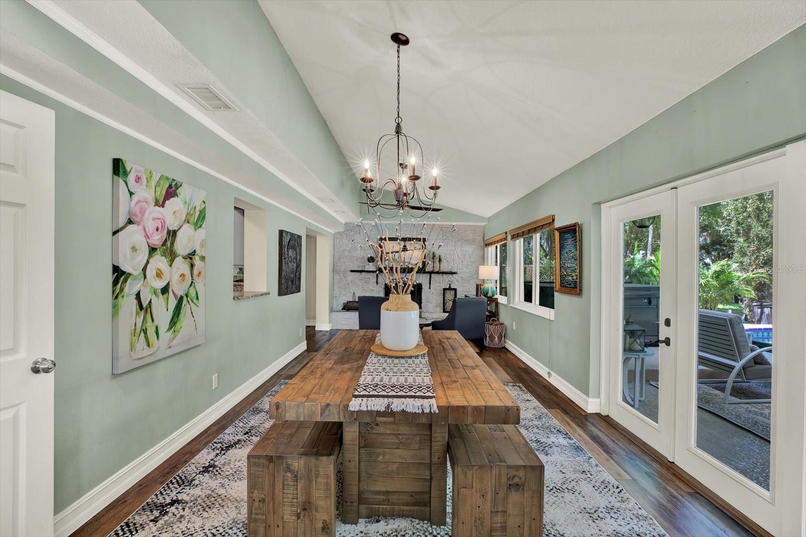 SHULTS & WALKER MANOR - Residential