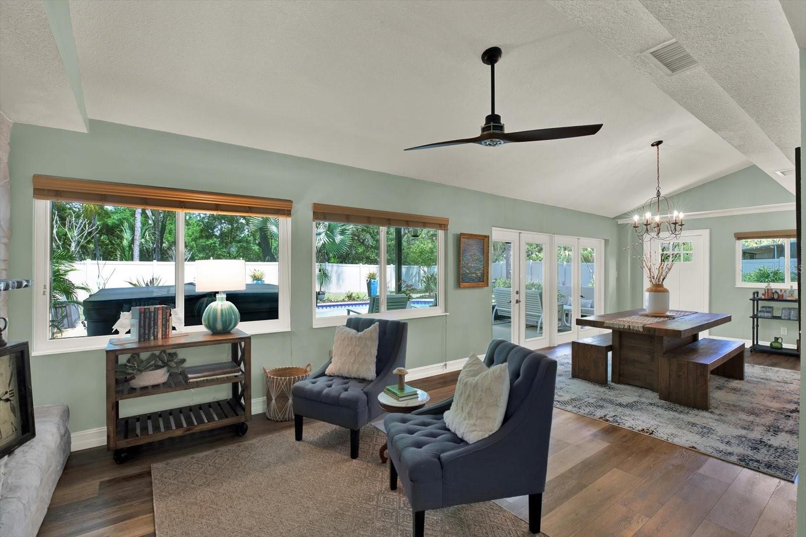 SHULTS & WALKER MANOR - Residential