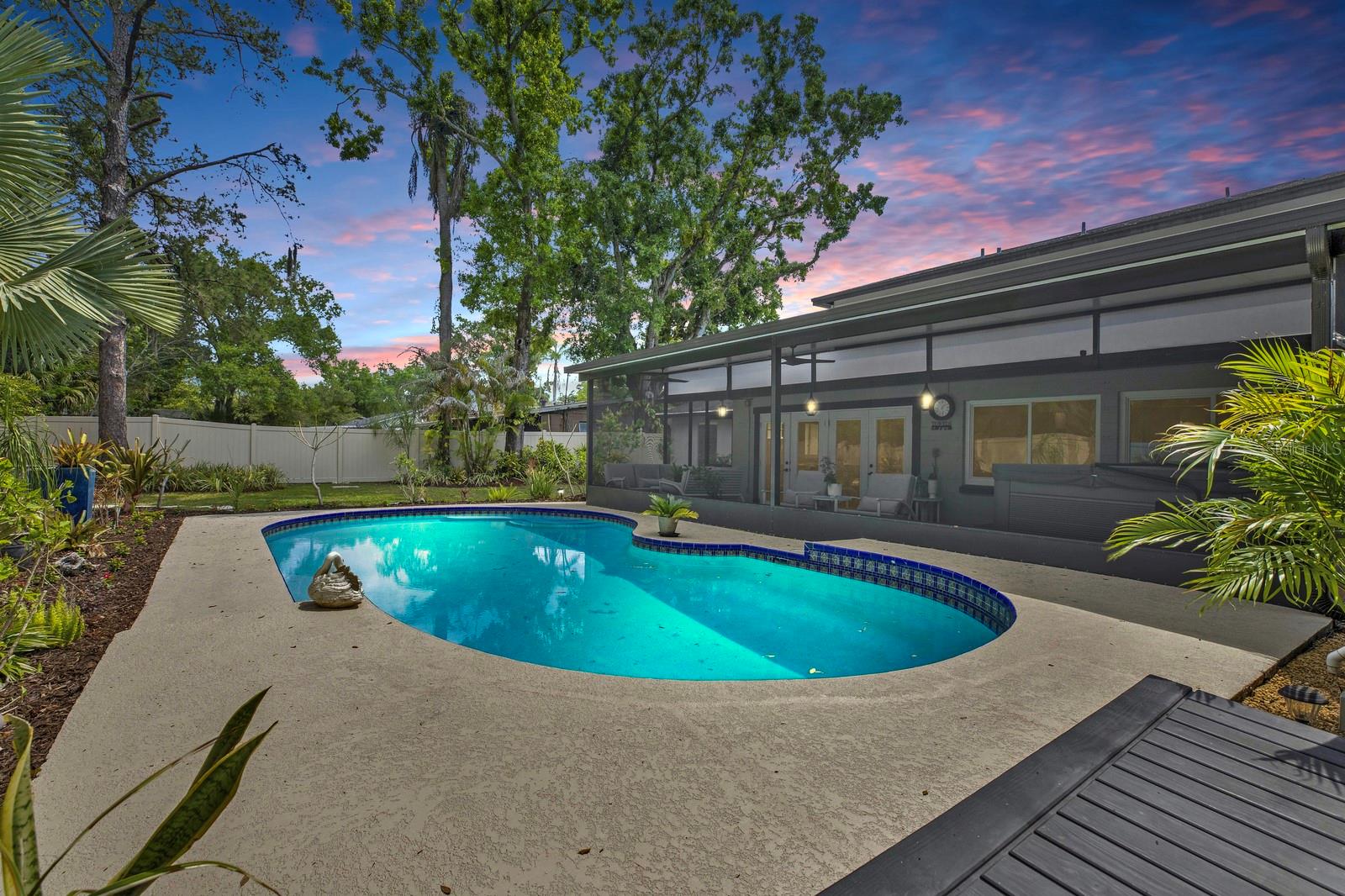 SHULTS & WALKER MANOR - Residential