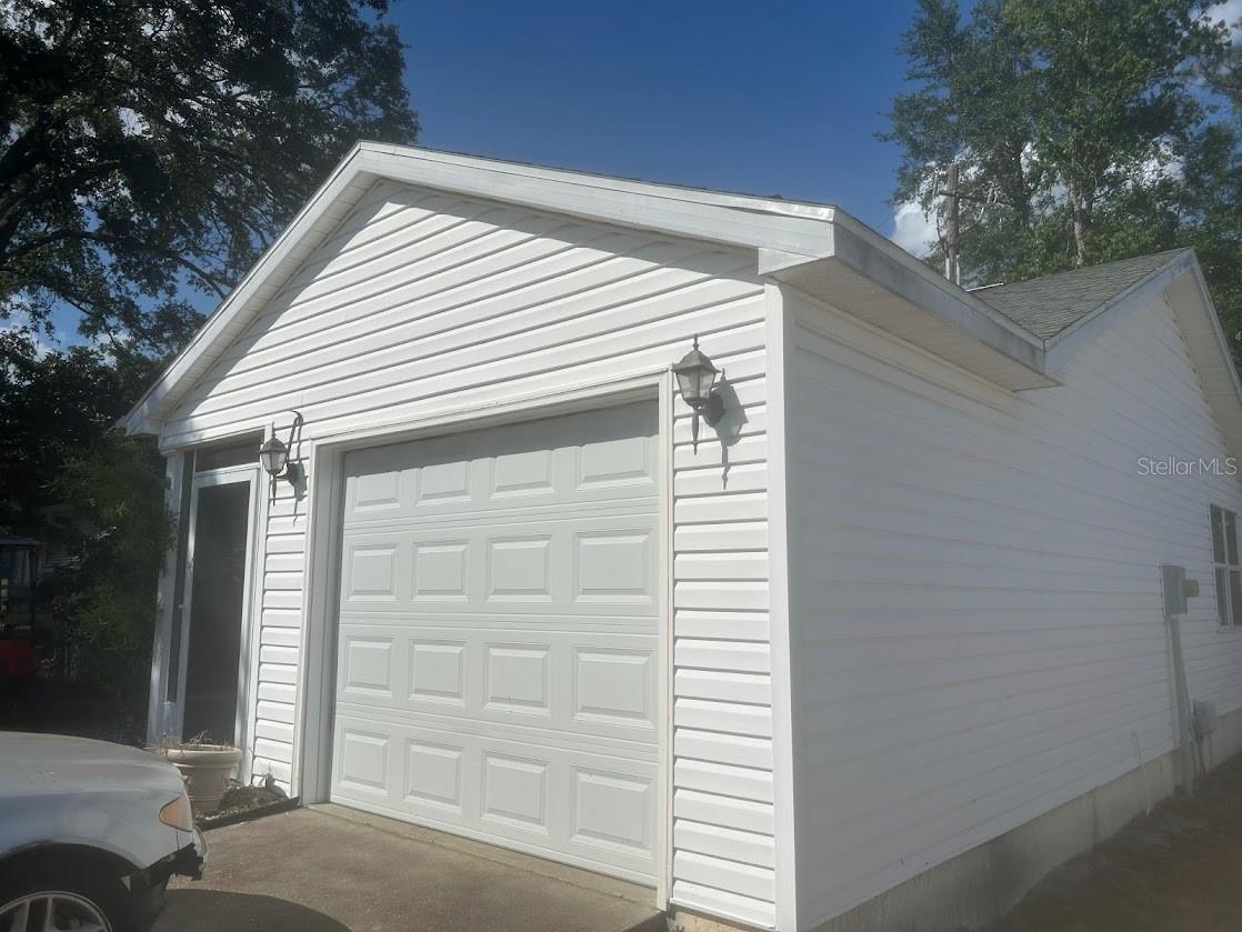 1707 E SCHWARTZ BOULEVARD