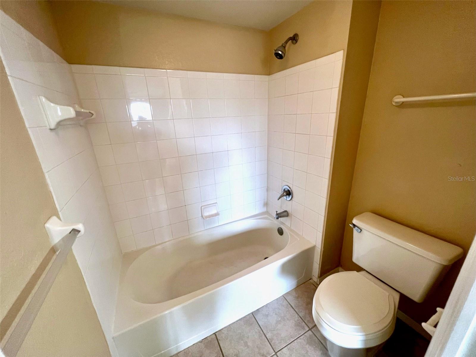 AUDUBON VILLAS AT HUNTERS CREEK - Residential Lease