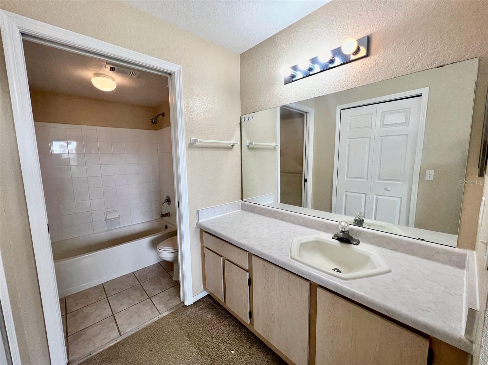 AUDUBON VILLAS AT HUNTERS CREEK - Residential Lease