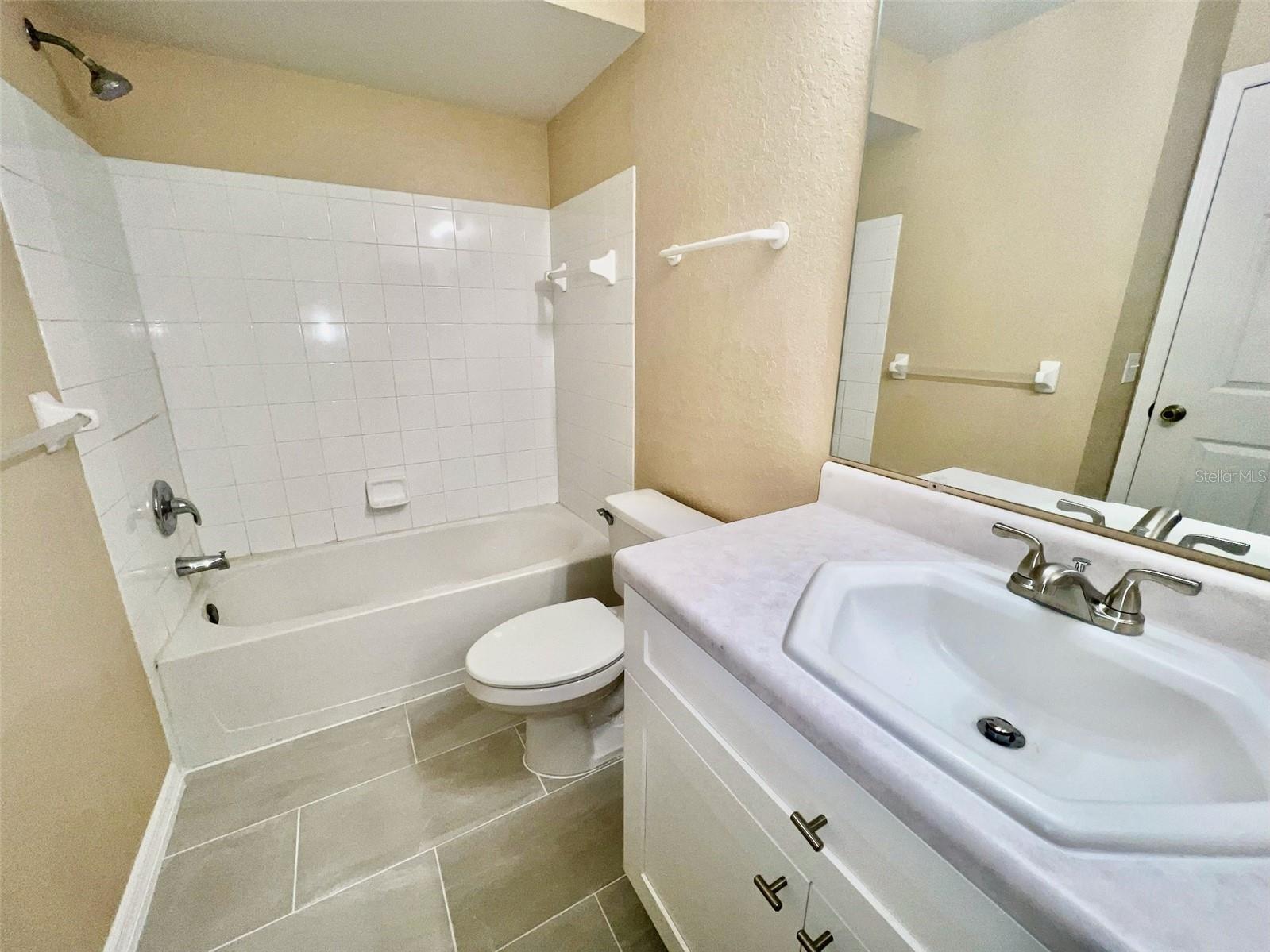 AUDUBON VILLAS AT HUNTERS CREEK - Residential Lease